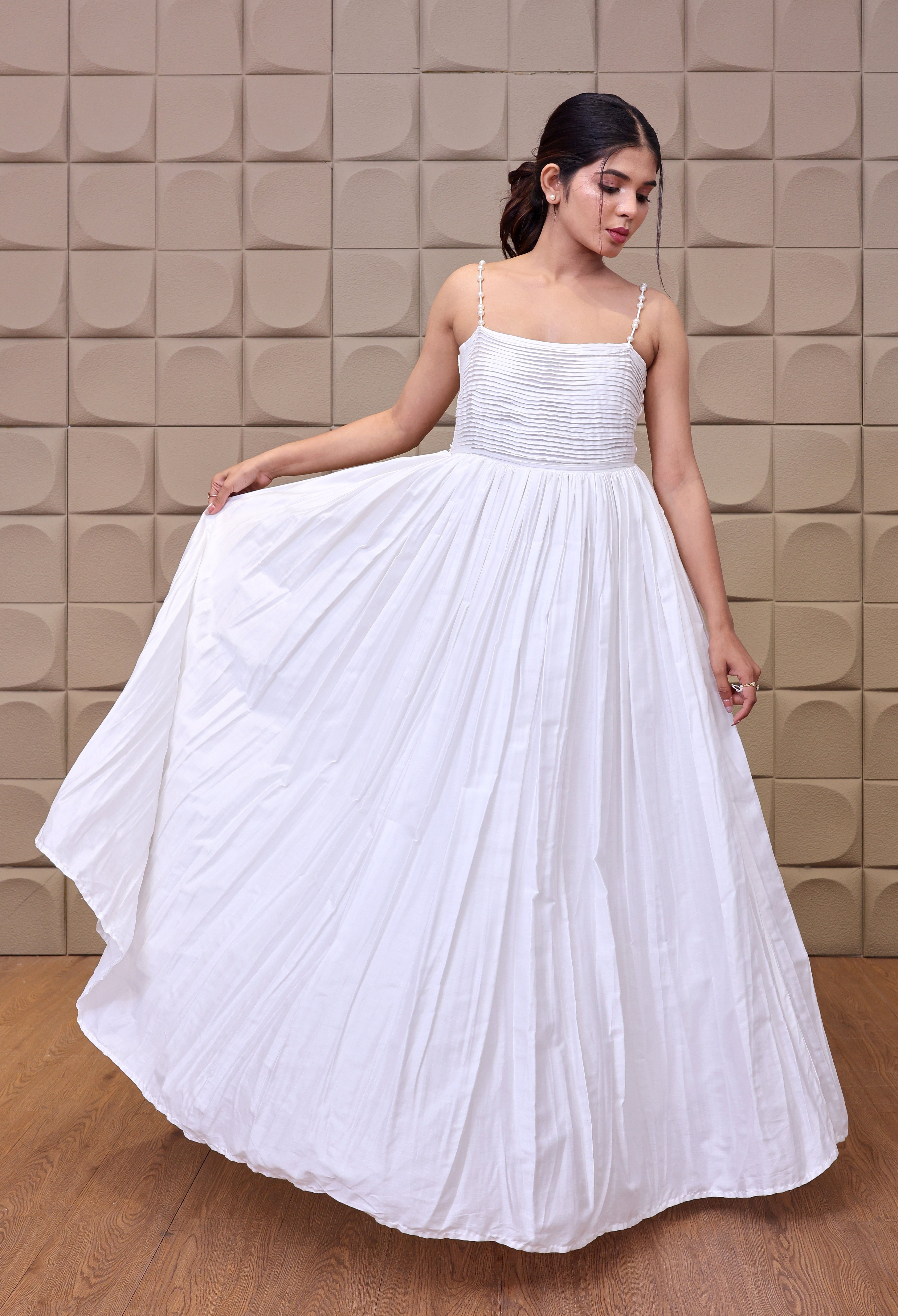 Luna – White Pleated Pearl Maxi Dress